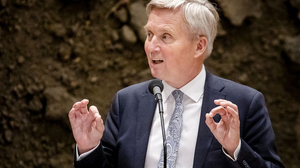 Van der Burg wist van onveilige ruimtes Ter Apel, maar ‘beter dan buiten slapen’