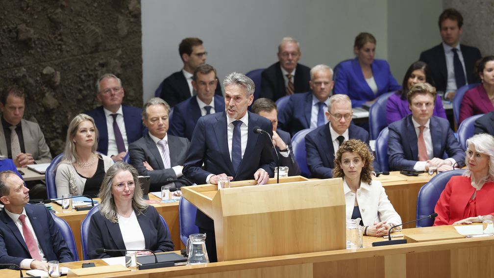 Vertrouwen in politiek en kabinet gegroeid, vooral onder laagopgeleiden