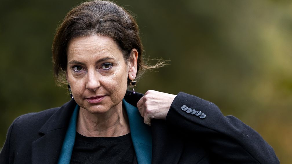 Minister Uitermark over azc-protesten: ‘Harde toon Den Haag slaat neer in raadszalen’