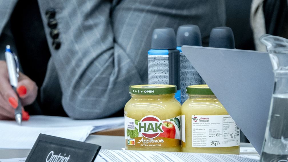 Waarom zijn deo, luiers en appelmoes duur? Kamer krijgt geen helderheid
