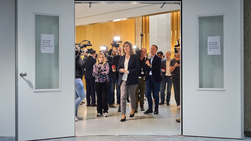 Woordvoerder oud-Kamervoorzitter Bergkamp vrijgesproken van lekken Arib-onderzoek