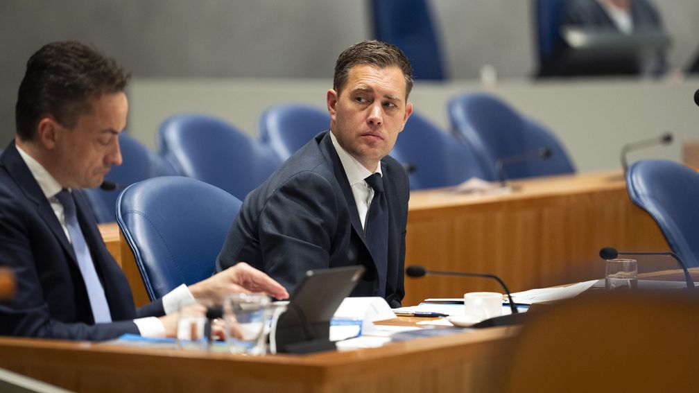 Oppositiepartijen krijgen onderwijsbezuinigingen voorlopig niet van tafel