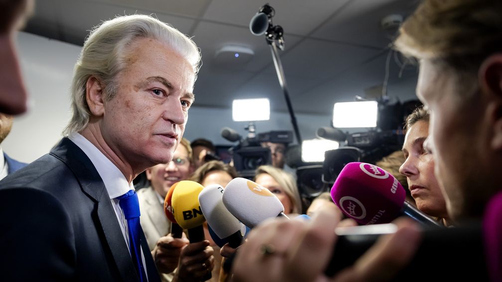 Coalitie wankelt na asieloverleg: Wilders wil nog nachtje slapen, maar ‘ziet er niet goed uit’