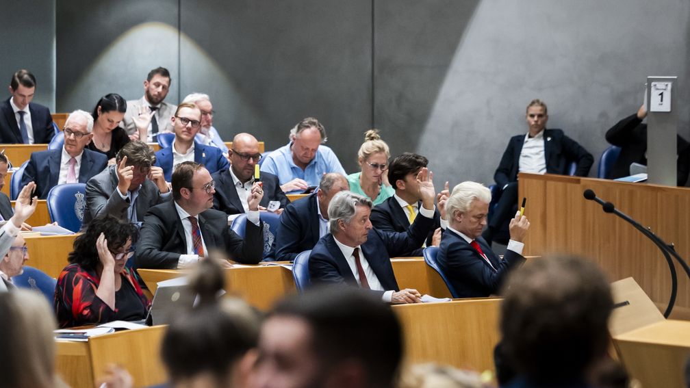 Hoe de stemmingen over het ‘strengste asielbeleid ooit’ uitliepen op chaos