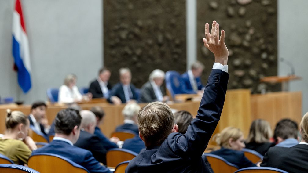 NSC en SGP steunen toch asielwetten na toezegging over hulp aan illegalen