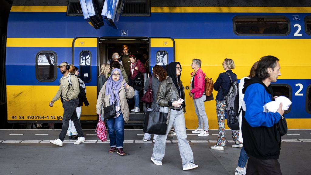 Treinkaartje komend jaar weer duurder, mogelijk 9 procent erbij