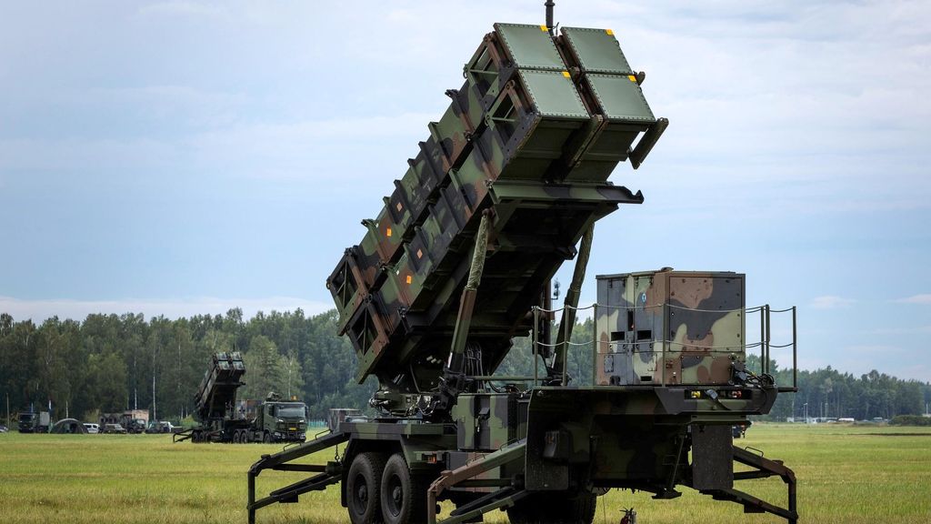 Driehonderd Nederlandse militairen met Patriots naar Polen voor NAVO-missie Oekraïne
