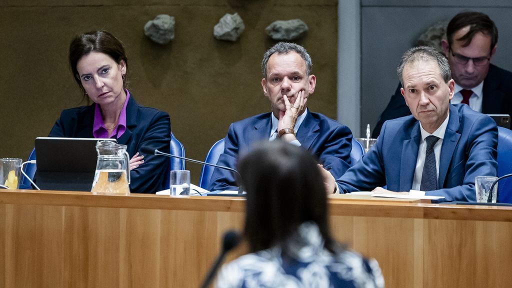 Na Veldkamp stappen ook alle andere NSC-bewindslieden uit kabinet