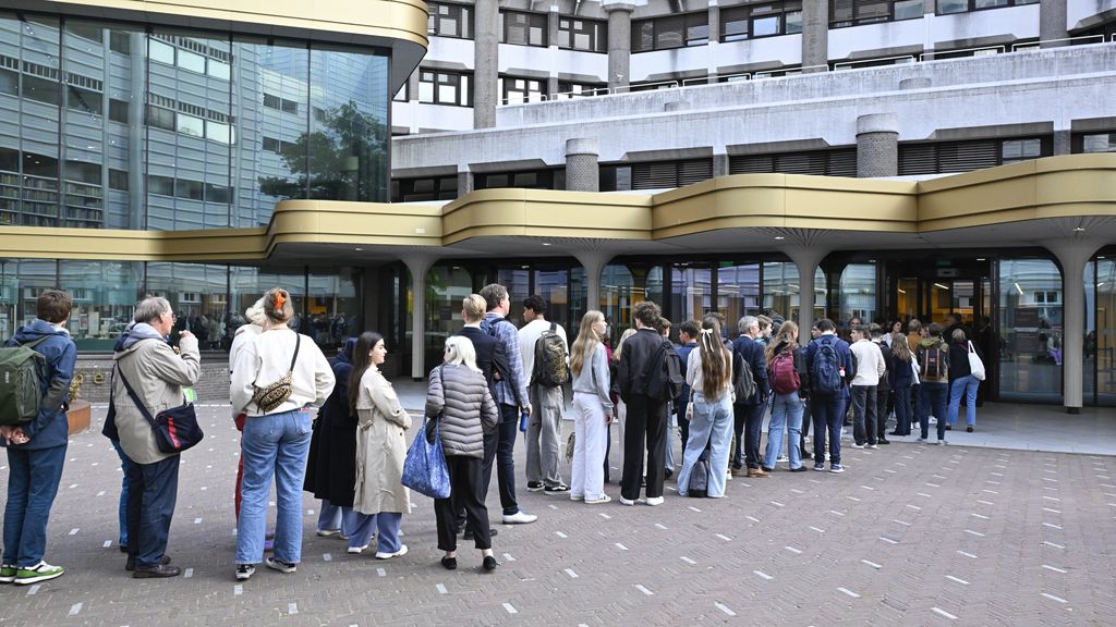 Op de Kamertribune ziet publiek vooral ‘campagne-tv’ en ‘heel veel ruzie’
