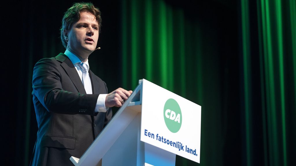 25/8 in Nieuwsuur: Hoe verder met het kabinet? • CDA presenteert verkiezingsprogramma • Tata Steel onder druk