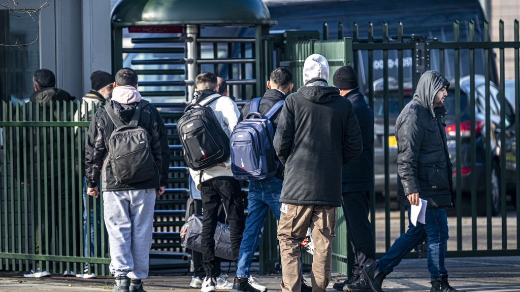 Asielinstroom vooral door minder Syriërs gedaald, prognoses bijgesteld