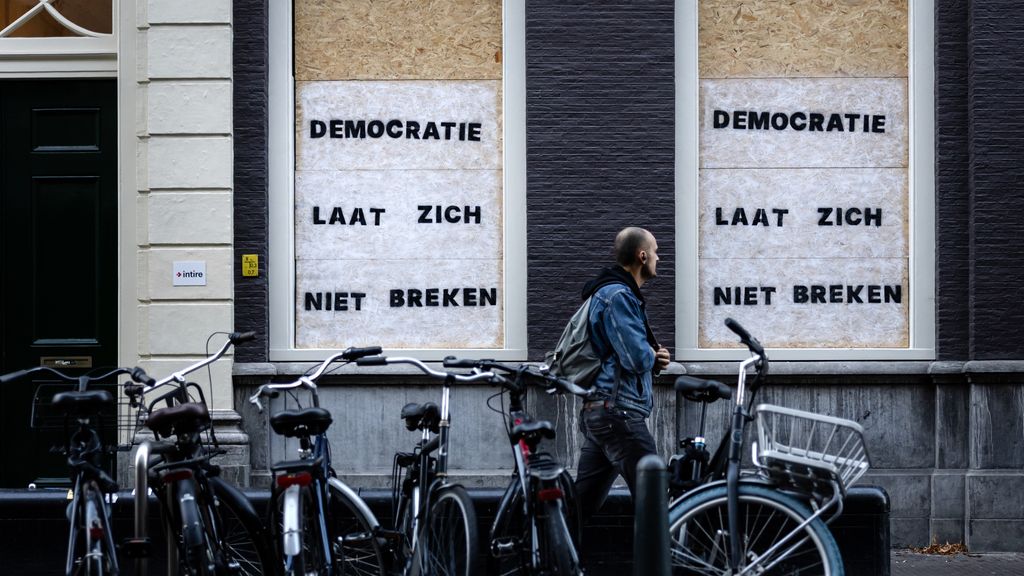 34.000 euro schade aan D66-partijkantoor bij extreemrechtse rellen