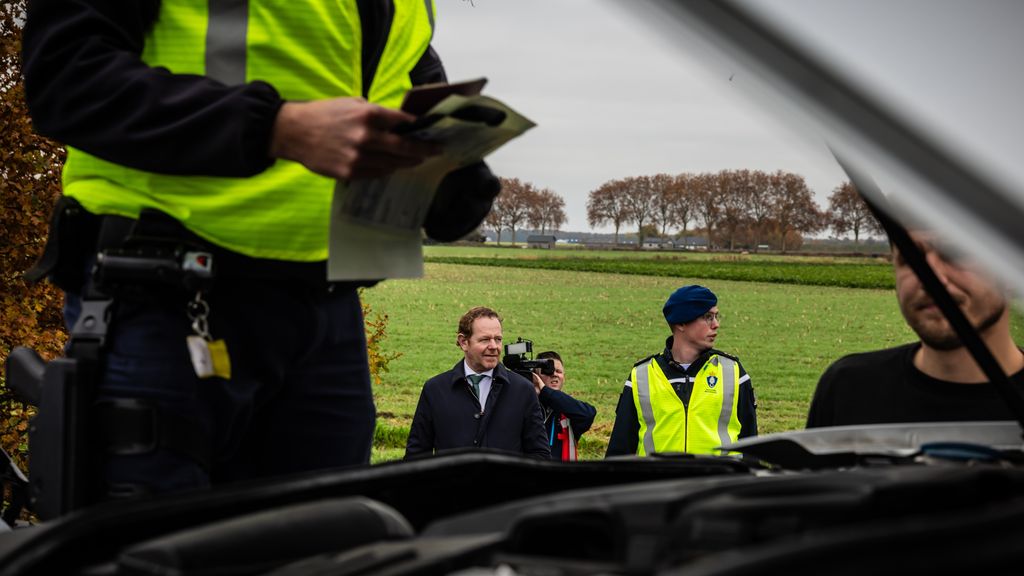 Grenscontroles gaan langer door, kabinet hoopt op ‘preventief effect’