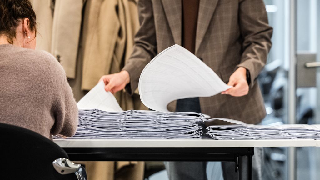 Van stem tot uitslag: zo komt de Kiesraad tot de officiële uitslag