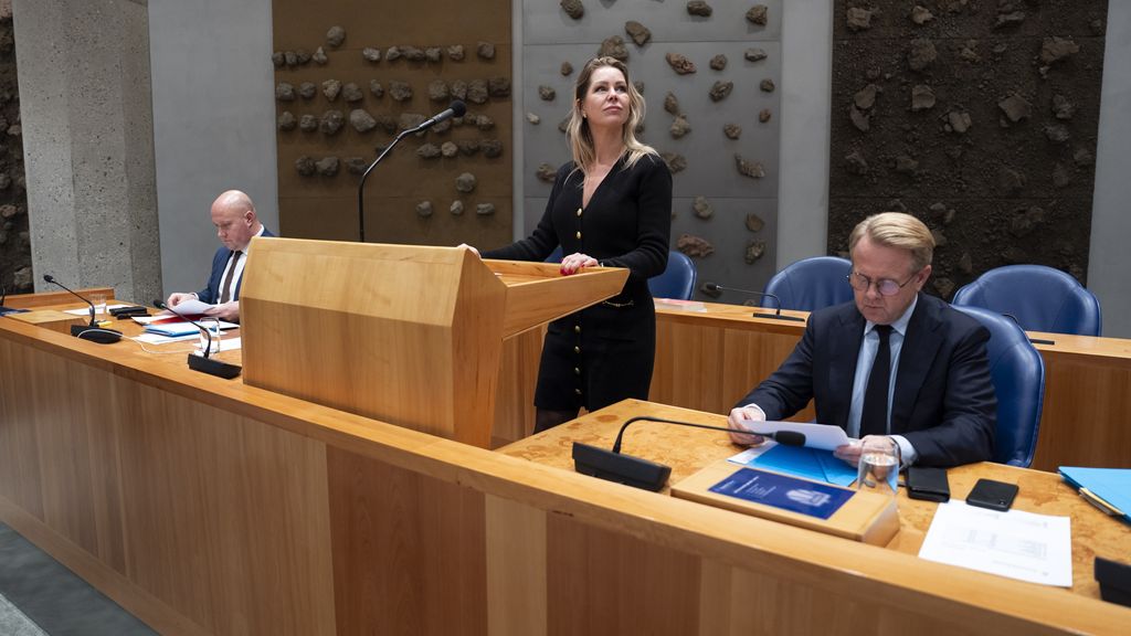 Kabinet houdt lippen op elkaar over mestbeleid, Kamer gefrustreerd