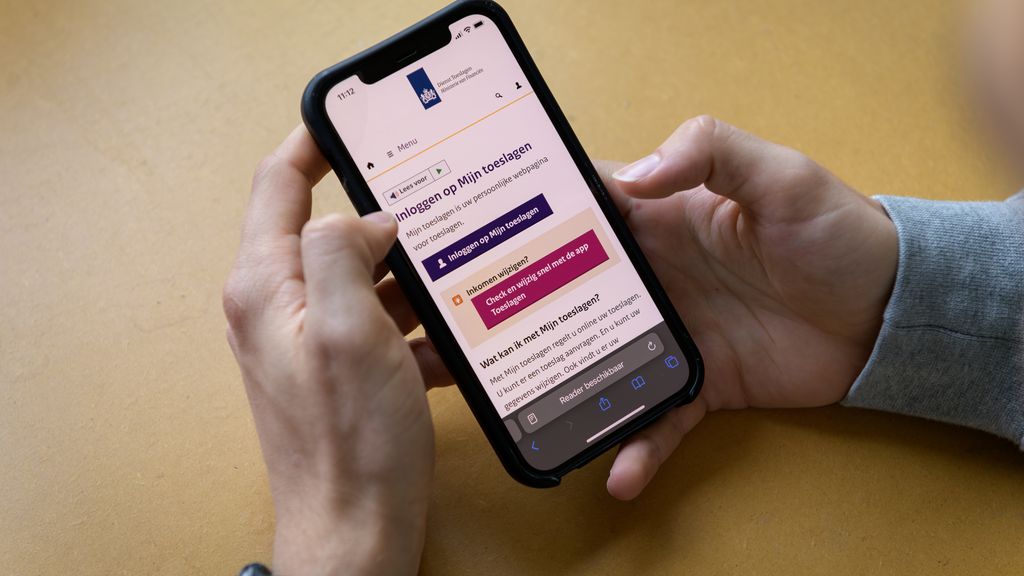 ‘Dienst Toeslagen geeft bewust geen informatie aan slachtoffers toeslagenaffaire’