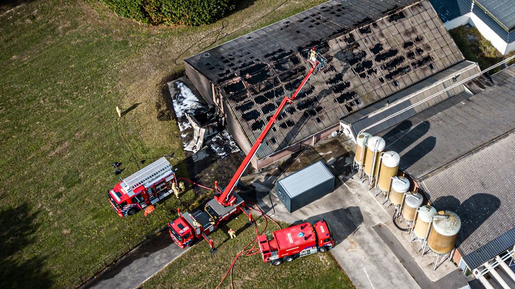 Bijna wekelijks een stalbrand, overheid start campagne voor boeren