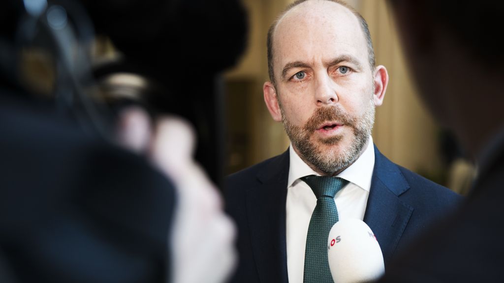 Minister doet klemmend beroep op gemeenten voor noodopvang asielzoekers