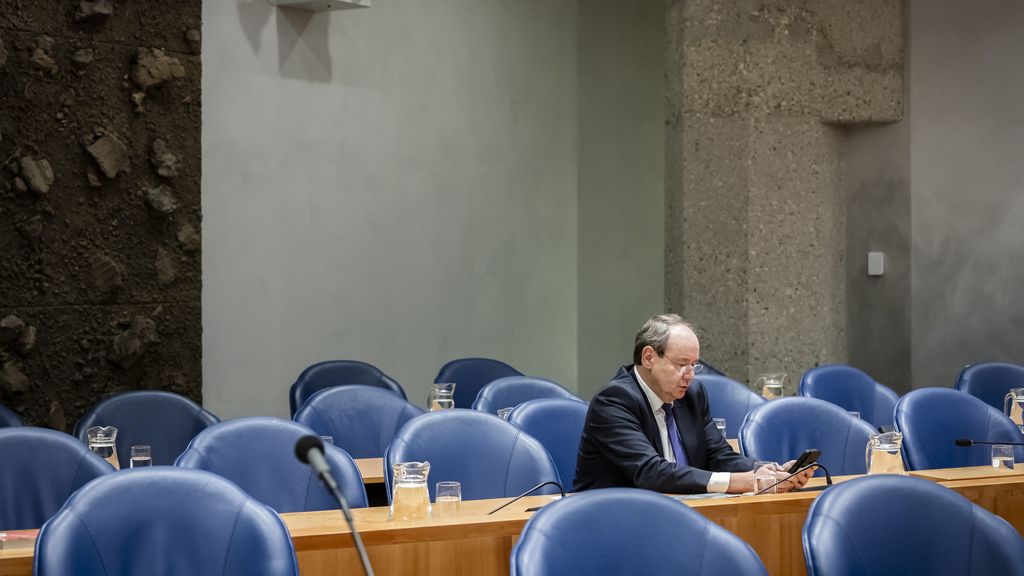 Minister Vijlbrief: geen haast met hogere AOW-leeftijd en ‘bevalboete’