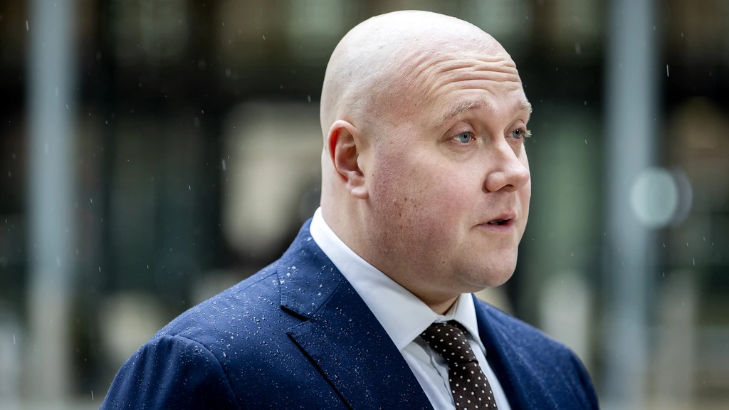 Bezuiniging op bijstand van tafel, kabinet snijdt nu in kindgebonden budget
