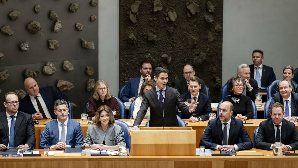 Kabinet komt met steunpakket van 1 miljard euro, maar benzine niet goedkoper